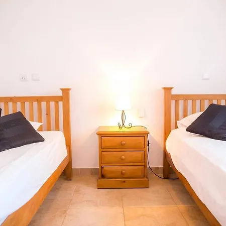 Апартаменты Luxury Central 2 Bed With *