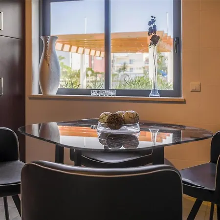 Luxury Central 2 Bed With Апартаменты Лагуш